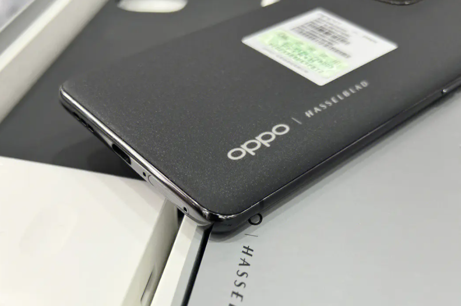 OPPO Find 5的USB胶塞脱落怎