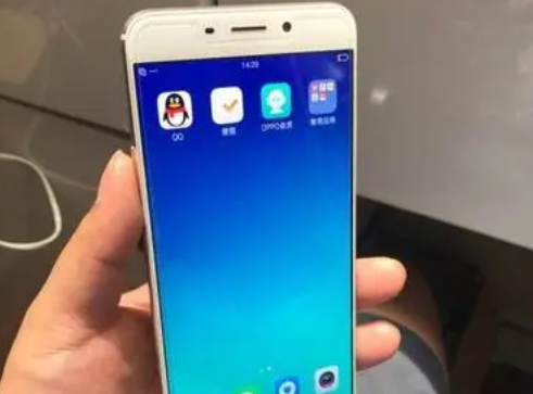 OPPO R9 Plus和华为荣耀6 P