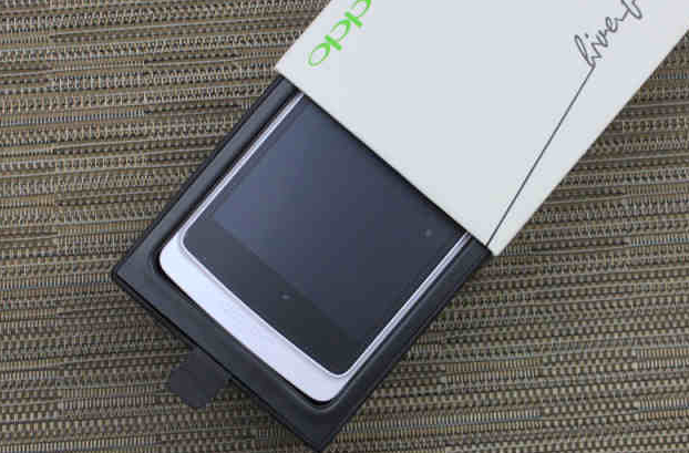 OPPO R815T屏幕材质是什么